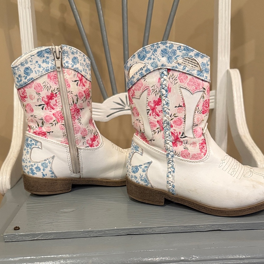 SweetHoney Floral Kids Boots - White and Pink - Picture 3 of 5